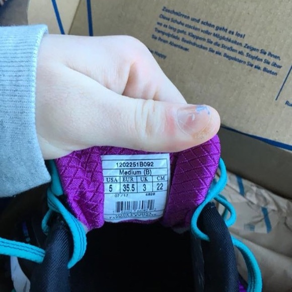 Women’s Brook’s Ghost 9 size 5 - Picture 4 of 5